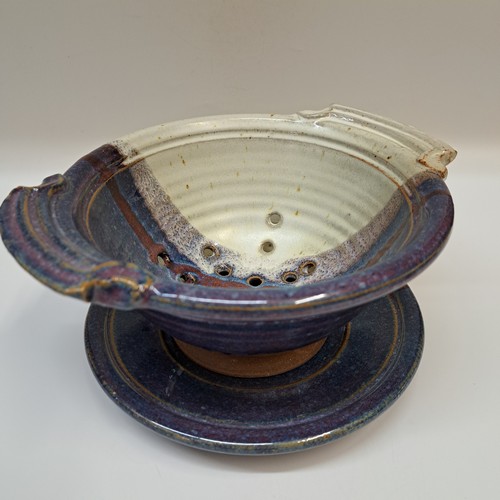 Click to view detail for #260329 Berry Bowl with Saucer $24